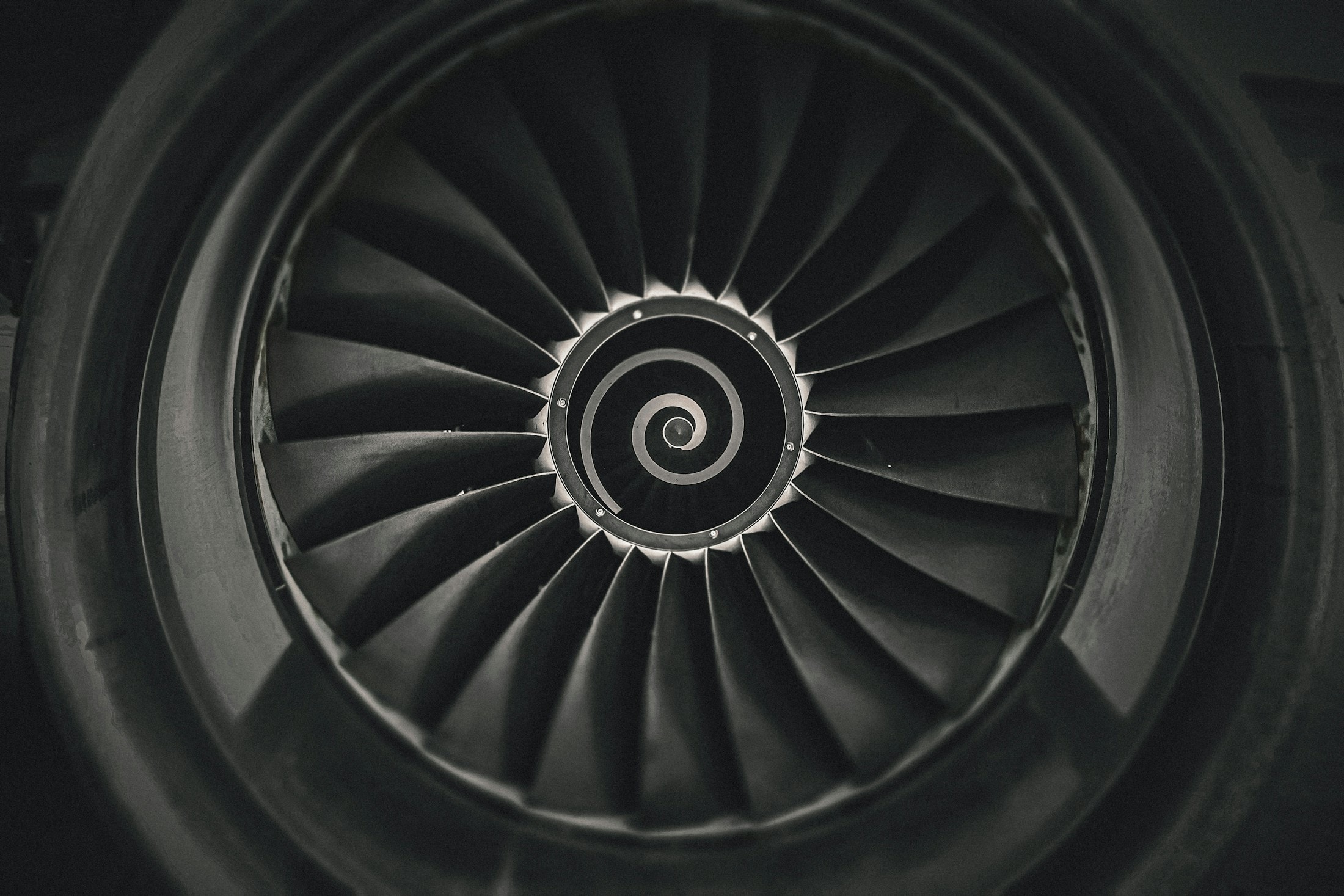 Close view of the fan blades of a turbofan engine